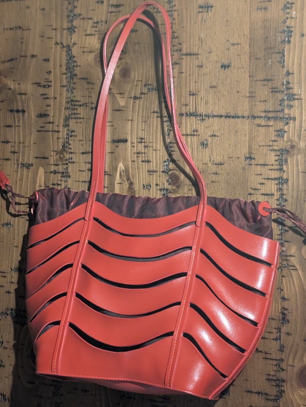 Red Wave Tote With Drawstring - Picture 4 of 10
